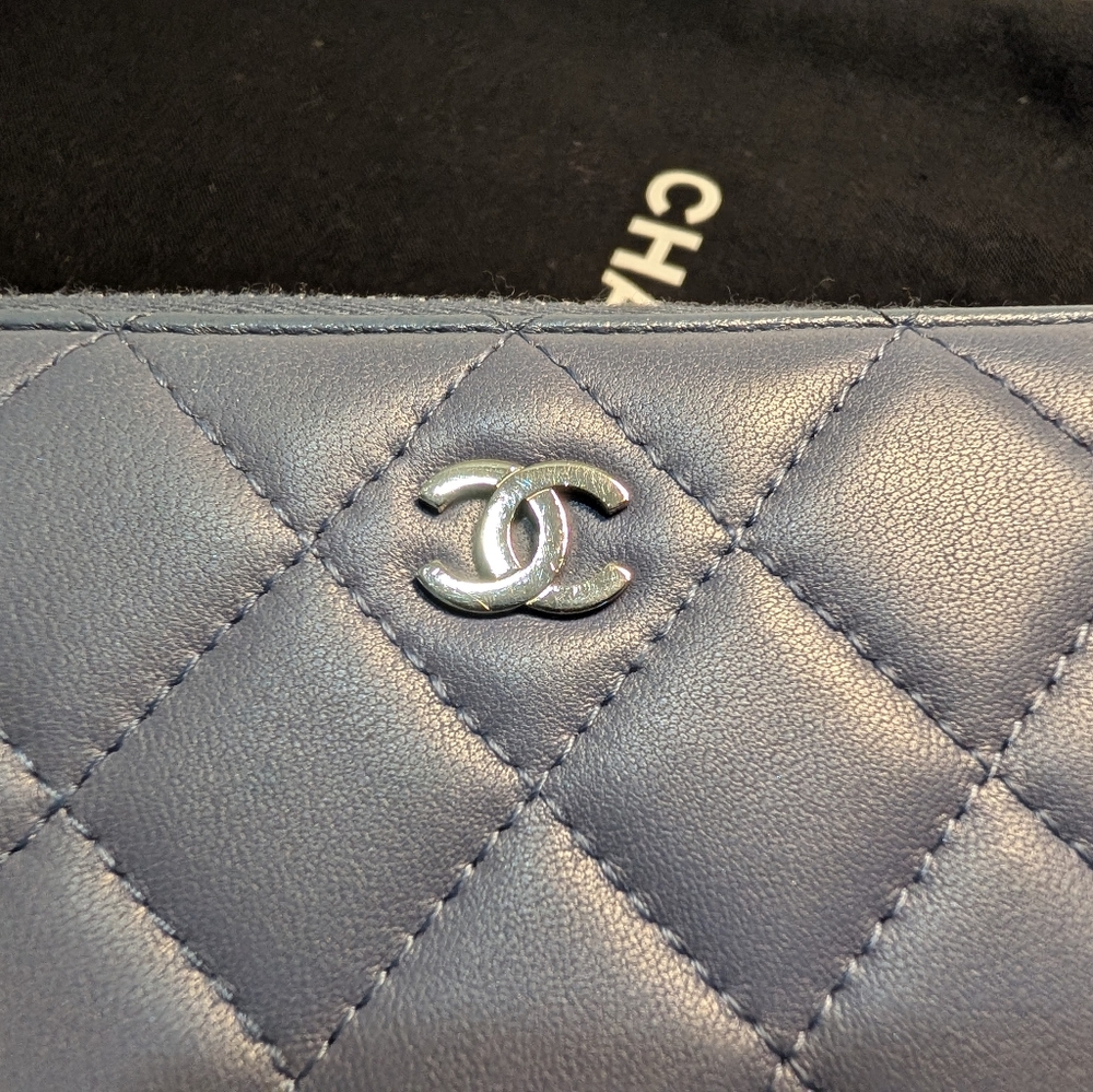 Chanel Continental Wallet - Picture 3 of 10